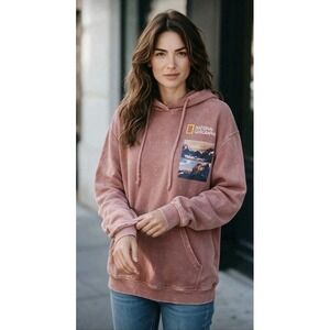 2020 Md NATIONAL GEOGRAPHIC C-Life Group Patagonia, Chile Salmon Tie-Dye Hoodie